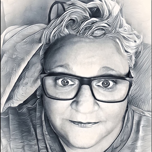 Meet your Posher, Michelle - Picture 1 of 1